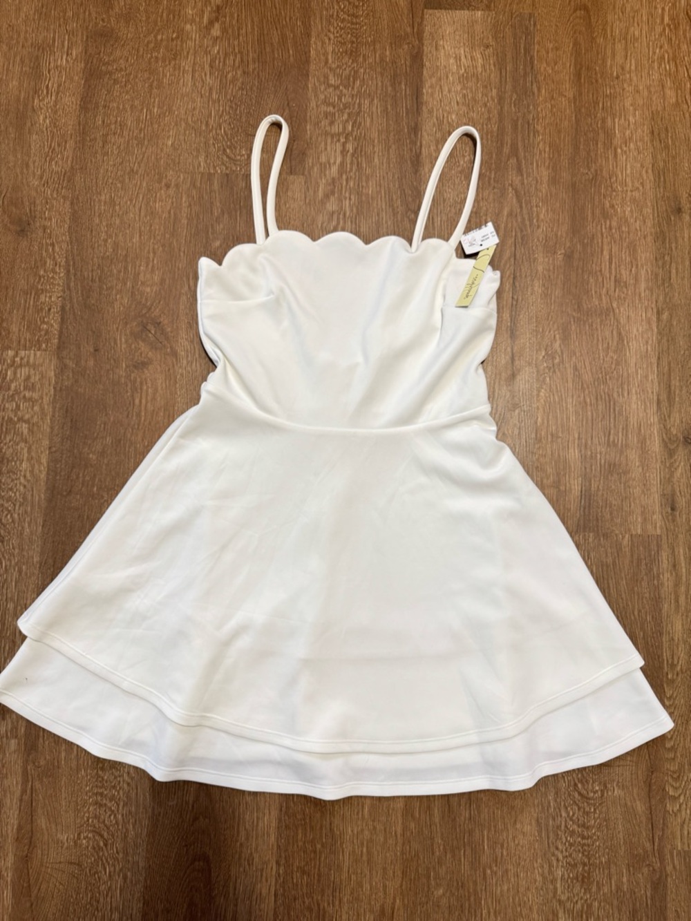 Women’s White Dress Athletic Material Scallop Neckline Low Back Size Large NWT